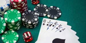 Ẩn Bài Trong Liêng